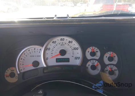 2003 Hummer H2 z USA, uszkodzony, nr VIN 5GRGN23U53H118205